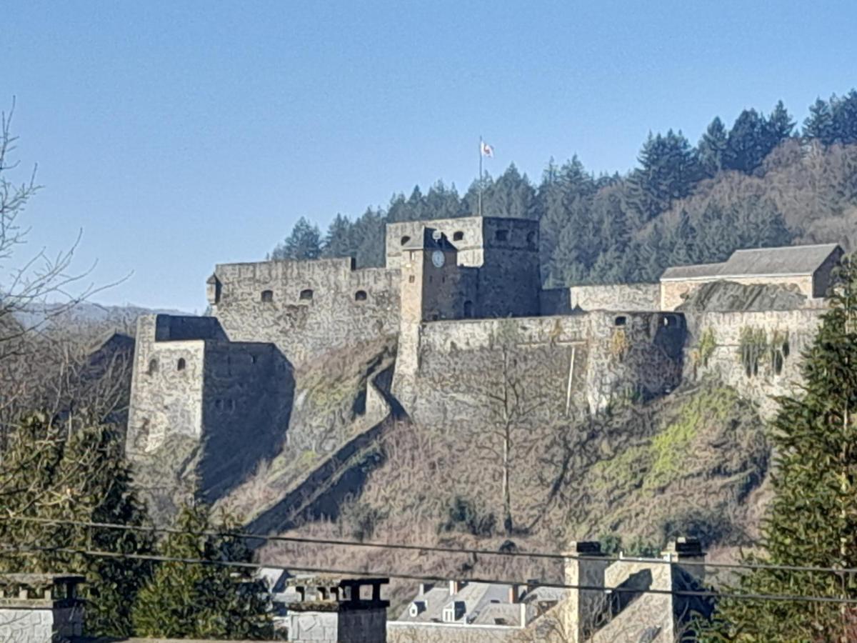 Meuble De Tourisme A Bouillon Lägenhet Exteriör bild